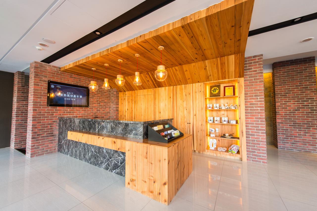 Traveller Inn Tiehua Cultural And Creative Hotel T'ai-tung Zewnętrze zdjęcie